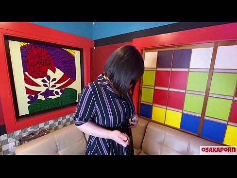 ❤️ Japanesch Cutie mat groussen Titten masturbéiert mat Sexspillsaachen an huet en Orgasmus. Si schwätzt an engem Interview iwwer hir fucking Erfahrung. Riesen Titten an haare Muschi krauchen haart. Osakaporn ❤ Super Porn bei eis
